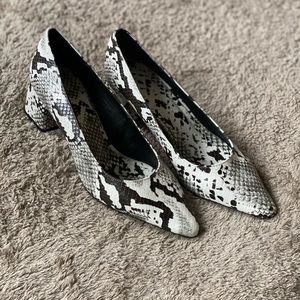 Zara snake print white python print